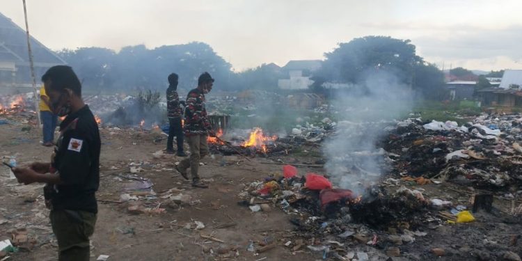 Laskar Merah Putih Marcab Sumbawa Gelar Aksi Kepedulian di Eks Pasar Kerato