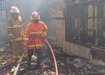Heboh, Rumah di Asemdoyong Terbakar, ini Penyebabnya!