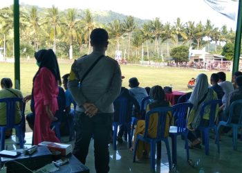 Bhabinkamtibmas Tebo Berikan Himbauan Dalam PAM Open Turnamen Sepak Bola Persebo CUP 1