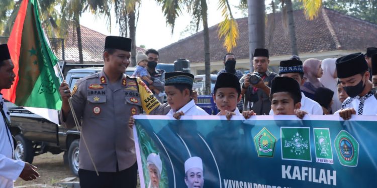 Tahun Baru Hijriah, Polres Loteng Gelar Pengamanan Giat Wirid 9 dan Pawai Santri
