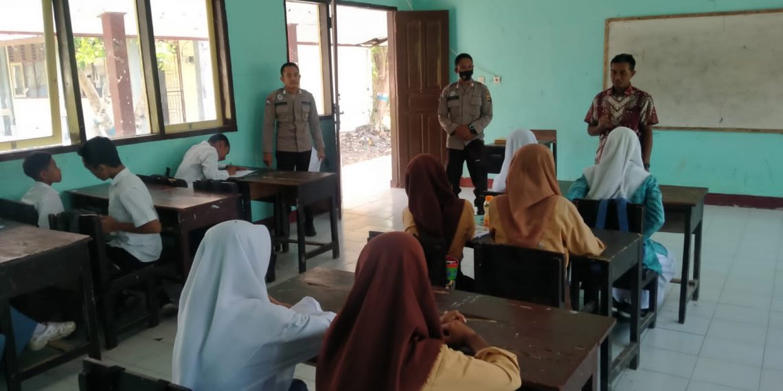 Sat Binmas Polres Sumbawa Barat Berikan Himbauan Prokes dan Kenakalan Remaja