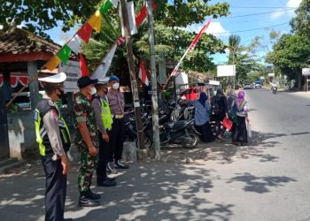 Antisipasi Penyebaran PMK, Polres Loteng Lakukan Penyekatan Lalu Lintas Hewan Ternak