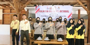 Polwan Polres Lombok Utara Goes to School, Ajak Santri Bersama Santriwati Cerdas dan Aman Bermedsos