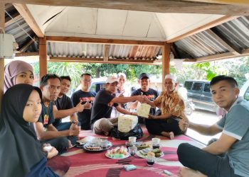 Lagi, SKC Beri Bantuan Mushaf Al-Qur’an dan Sarung kepada TQ Al-Muhajirin Berora