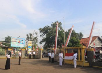 Meriahkan Hari Kemerdekaan, Warga Limbangan gelar Upacara Bendera