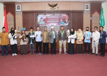 Gelar Dialog Kebangsaan,  HIMMAH NWDI Sumbawa Bagikan Hadiah Lomba Pidato dan Baca Puisi