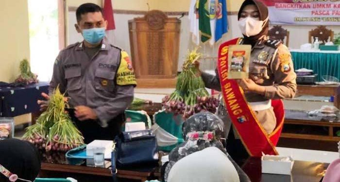 Kisah Bripka Sandi-Aipda Yuniar, Anggota Polri yang Berkontribusi untuk Pendidikan dan UMKM Indonesia
