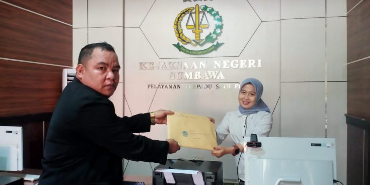 FPPK Pulau Sumbawa Laporkan Dugaan TPK Dana Hibah ke Kejari Sumbawa