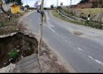Soroti Jalan Rusak di Labangka, FPPK Pulau Sumbawa Minta Dinas Terkait Segera Perbaiki