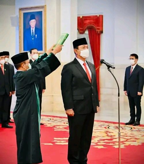 Presiden Jokowi Lantik Hendrar Prihadi sebagai Kepala LKPP
