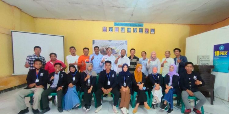 Mahasiswa Promer UTS Desa Sebewe Sosialisasikan Manfaat Limbah Ternak