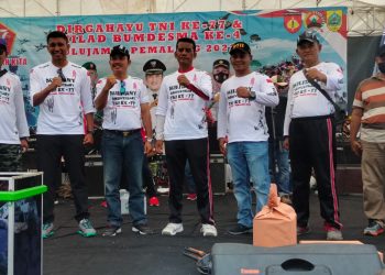 Warga Ulujami Ramaikan HUT ke-77 TNI dan Milad ke-4 Bumdesma Ulujami