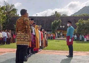 Semarak Hari Guru Nasional Di SMAN 1 HU’U