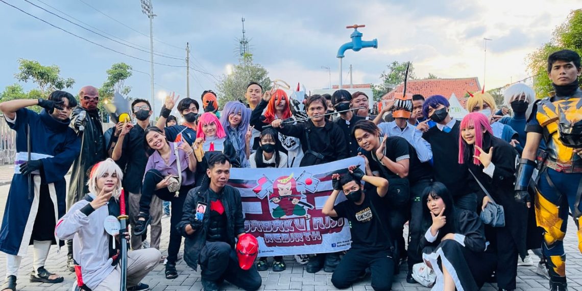 Ramaikan Ramadhan, Komunitas Cosplay SNR bagikan Takjil