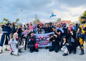 Ramaikan Ramadhan, Komunitas Cosplay SNR bagikan Takjil