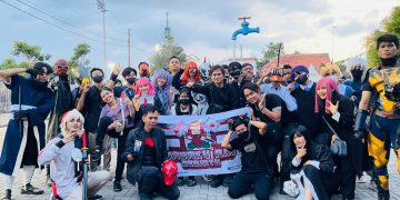 Ramaikan Ramadhan, Komunitas Cosplay SNR bagikan Takjil