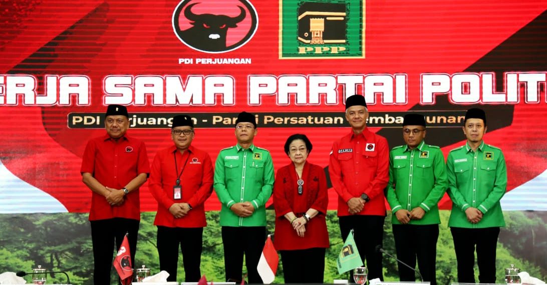 Kerja Sama Dukung Ganjar Pranowo, Mardiono Serahkan Hasil Rapimnas PPP ke Megawati