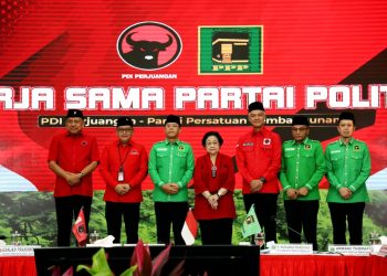 Kerja Sama Dukung Ganjar Pranowo, Mardiono Serahkan Hasil Rapimnas PPP ke Megawati