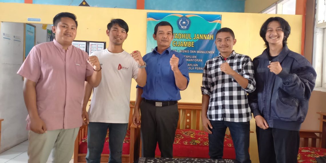 Pelopor Masyarakat Tertindas Kunjungi Sekolah-sekolah di Desa