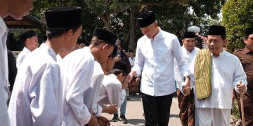 Pamitan ke Mbah Munif Demak, Ganjar Didoakan ke Tugas Berikutnya