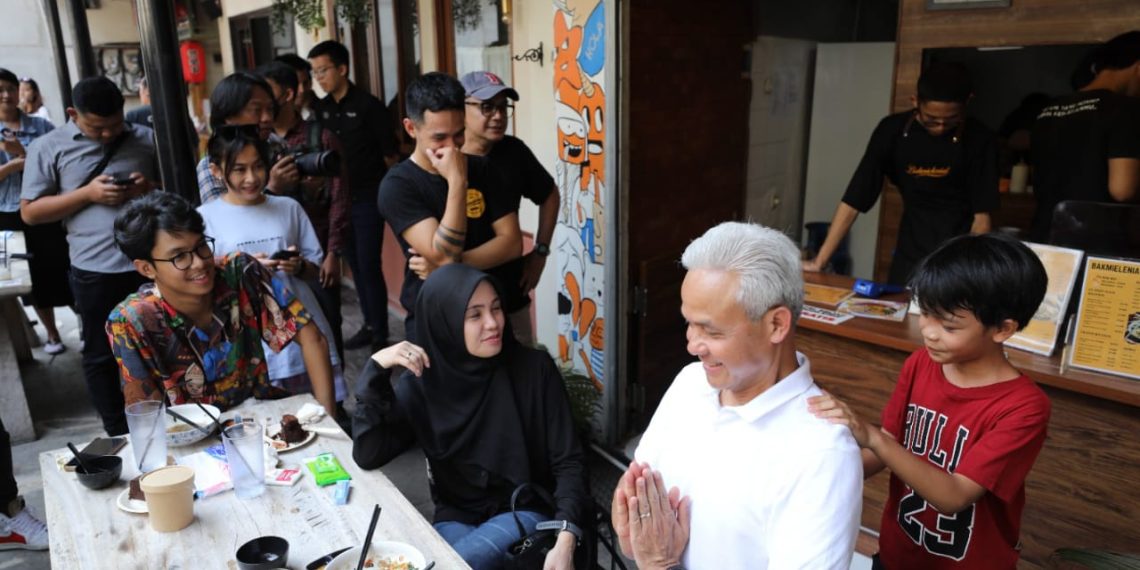 Maksi di Bakmileniel, Ganjar Dipijit Gibran