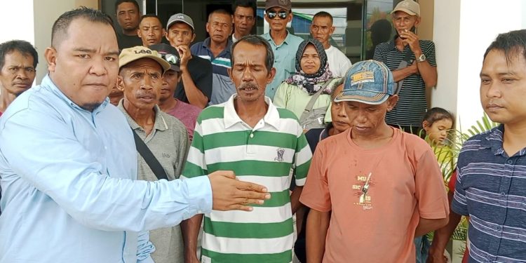 Warga Desa Jotang Datangi Inspektorat Sumbawa, Klarifikasi Dugaan Pungli Sertifikat Tanah