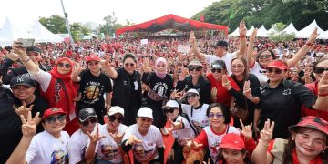 Pecah, Ribuan Warga Manado Senam Line Dance Bareng Atikoh Ganjar