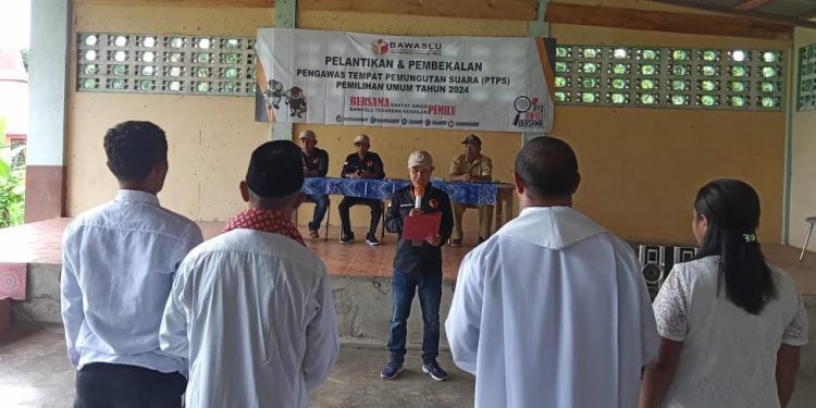 Lantik 49 Pengawas TPS se-Kecamatan Elar, Gonsa Poseng: Tetap Jaga Netralitas, Integritas dan Profesionalitas