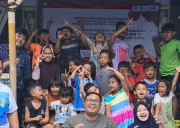 Tim Pengabdian kepada Masyarakat Universitas Negeri Malang Adakan Kegiatan Internalisasi Nilai Moral Tokoh Pandawa 5 dengan Anak Jalanan di Kota Malang