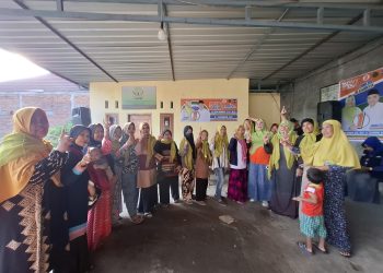 Sapa Ibu-Ibu di Olat Rarang :  Hj. Dewi Noviany Komitmen untuk Kesehatan dan UMKM