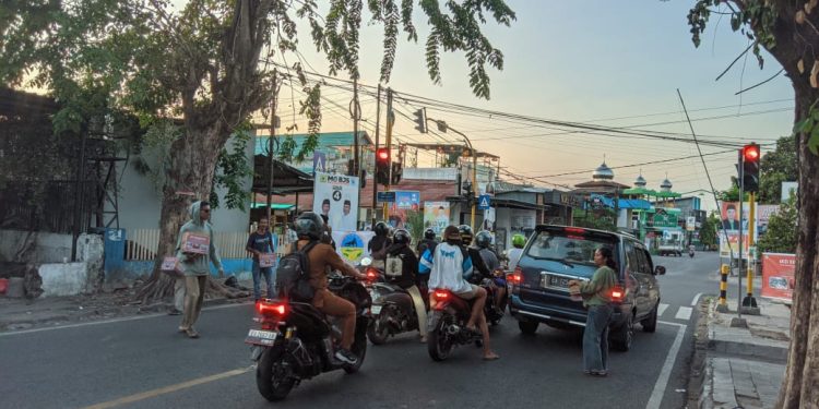 Ikatan Mahasiswa Nusa Tenggara Timur – Sumbawa Galang Dana Korban Erupsi Lewotobi Laki-laki
