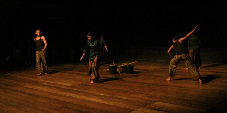 Mendodos Pohon Sawit