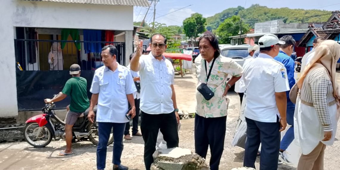 Pemda Sumbawa dan Komisi III Tinjau Langsung Lokasi Rawan Banjir Di Desa Kerato Unter iwis, Saipul Arif : Pemda harus Tindak Cepat Normalisasi Sungai