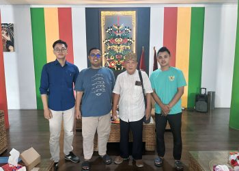 Kembangkan Flip Book Chart Interaktif Resolusi Konflik Berbasis Nilai Falsafah Huma Betang, Tim Peneliti Dosen Universitas Negeri Malang Melaksanakan Penelitian di Dewan Adat Dayak Kalimantan Tengah