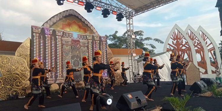 Regenerasi Rudat dan Partisipasi Riang Pelajar Mataram