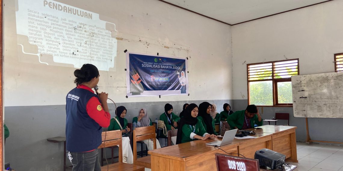 Mahasiswa KKN Universitas Muhammadiyah Mataram Gelar Sosialisasi Bahaya Judi Online di SMK Negeri 1 Tarano