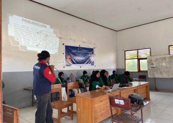 Mahasiswa KKN Universitas Muhammadiyah Mataram Gelar Sosialisasi Bahaya Judi Online di SMK Negeri 1 Tarano