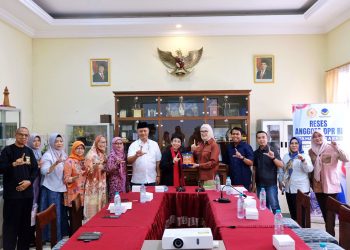 Kunjungi BK3S Jatim, Lita Machfud Arifin Serahkan Dukungan dan Bantuan untuk Kelompok Seni Difabel