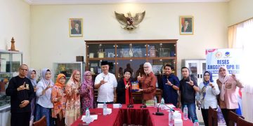 Kunjungi BK3S Jatim, Lita Machfud Arifin Serahkan Dukungan dan Bantuan untuk Kelompok Seni Difabel