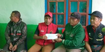 Semangat Gotong Royong, PDI Perjuangan Manggarai Timur Salurkan Bantuan untuk Korban Tanah Longsor