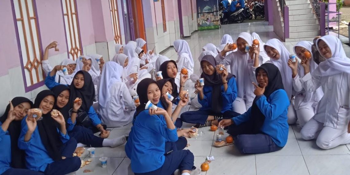 MBG Hadir di SMK Ahmad Yani Jabung, Tingkatkan Kesehatan dan Konsentrasi Belajar Siswa