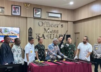 Anggota MRPB Teluk Bintuni: Adanya Penyerahan Diri Mantan OPM di Daerah Moskona, Pemerintah- mestinya Berikan Perhatian Khusus Terhadap Daerah Ini, Terutama Tuntutan Yang Disampaikan Para Mantan OPM